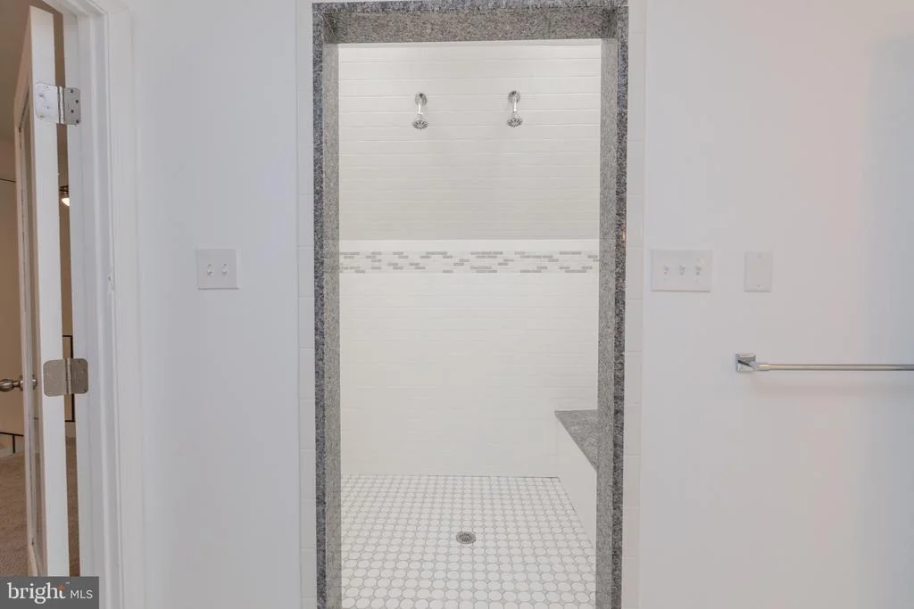 Photo of 2240 GREENVALLEY DRIVE