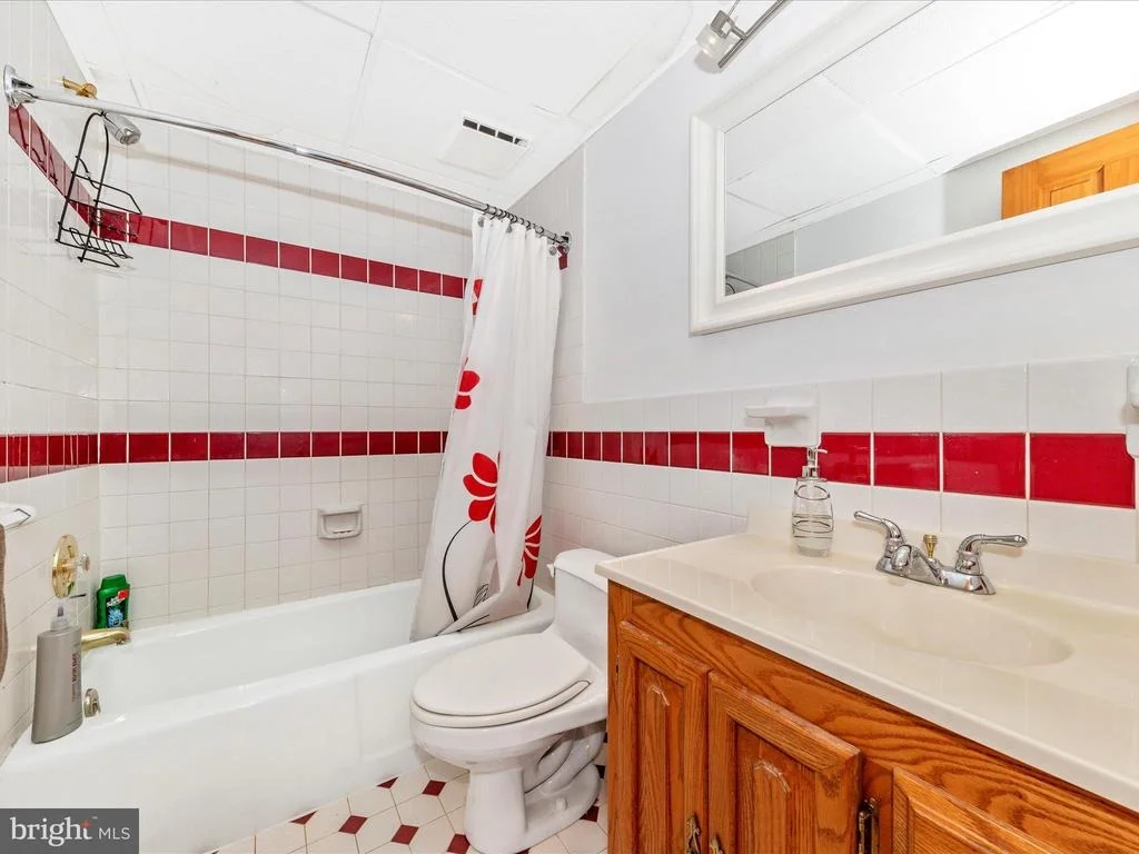 Photo of 9242 OAK TREE CIRCLE