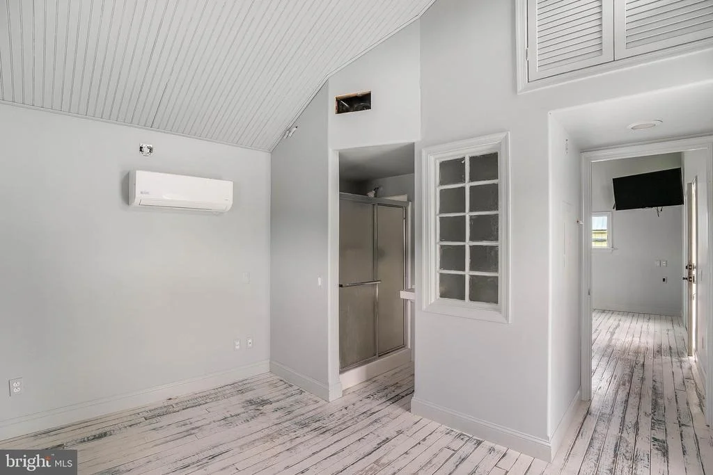 Photo of 30328 SEAFORD ROAD