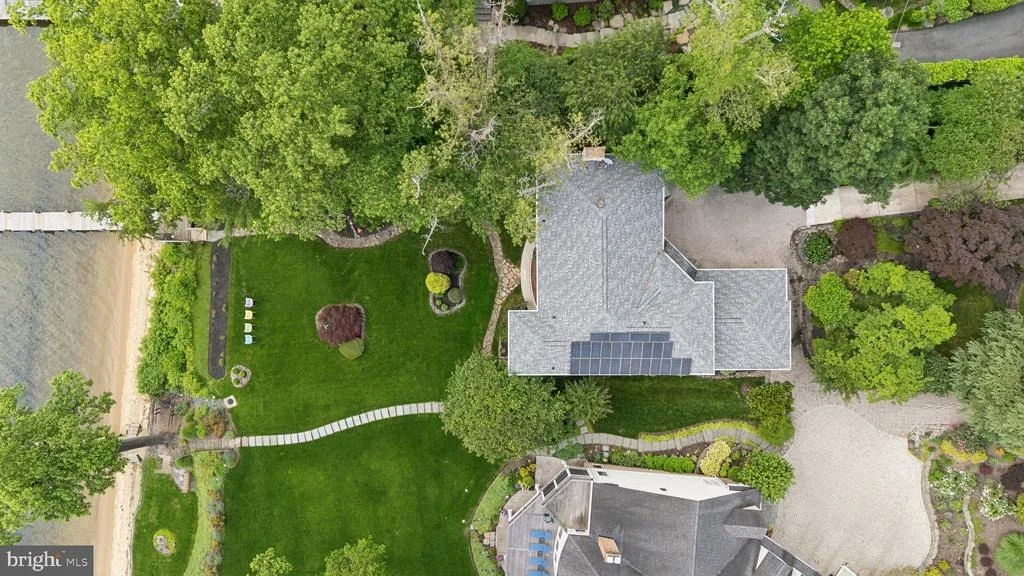 Photo of 922 OLD COUNTY ROAD