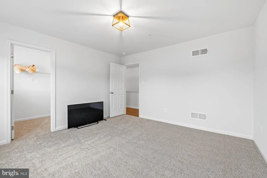 Photo of 2758 HILLFIELD DRIVE