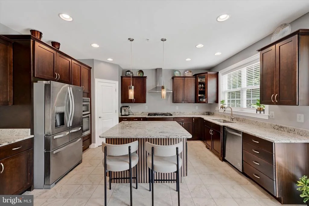 Photo of 7510 LEAFY TREE LANE