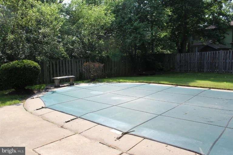 Photo of 6826 VANTAGE DRIVE