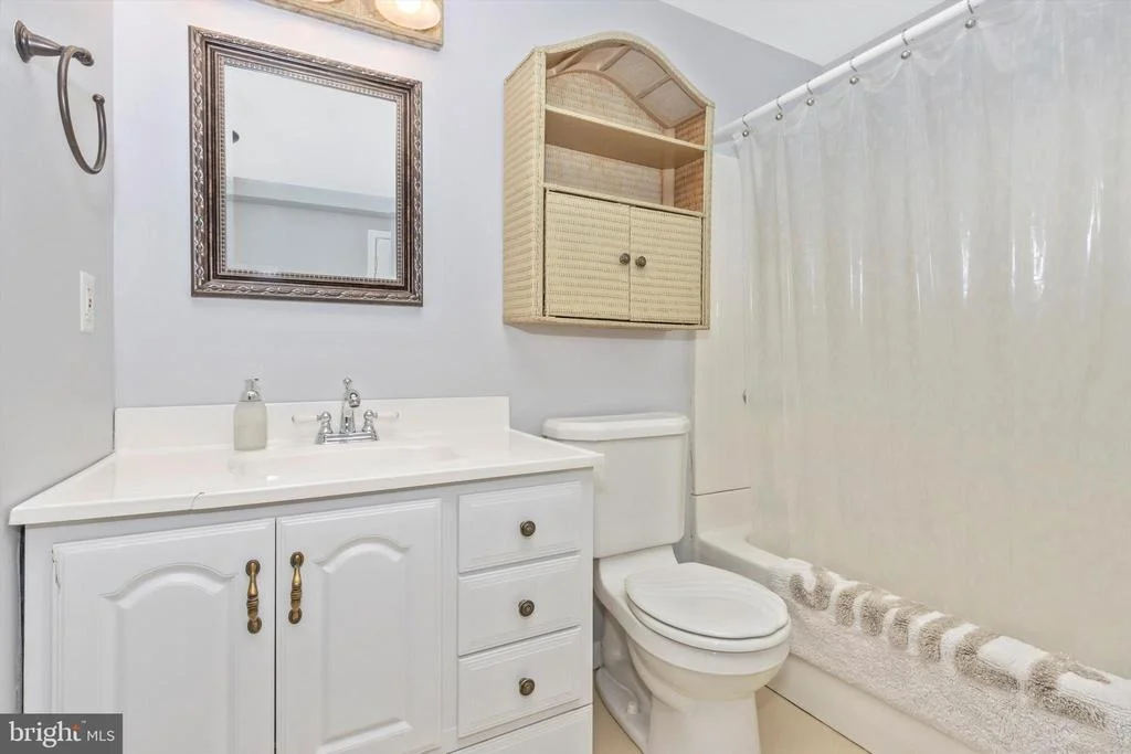 Photo of 833 DUNBROOKE COURT