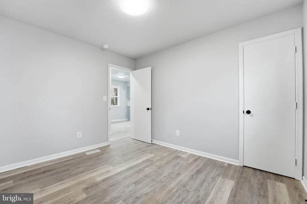 Photo of 984 OAK PARK