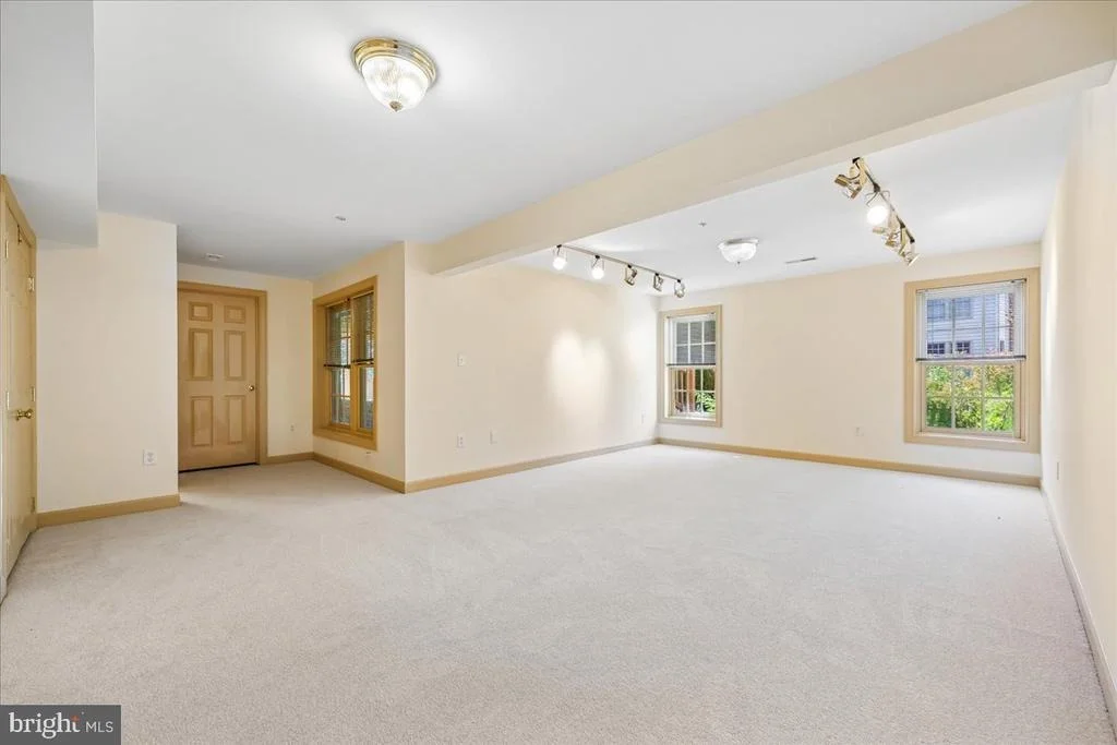 Photo of 21400 MANOR VIEW CIRCLE
