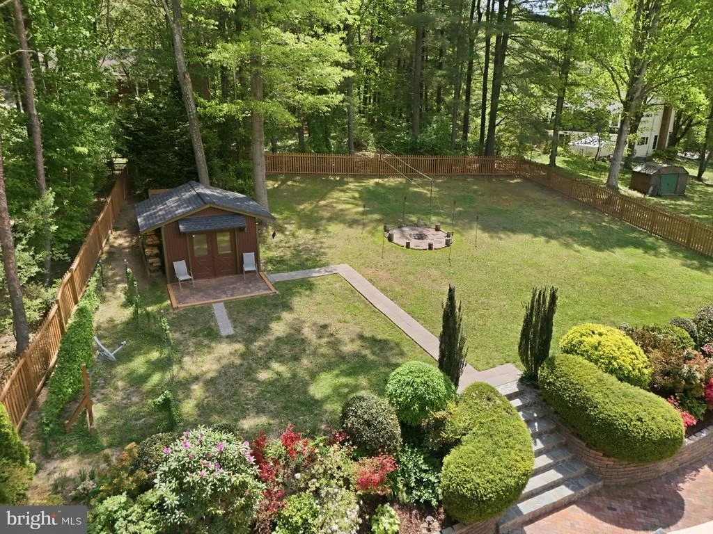 Photo of 10929 HOWLAND DRIVE
