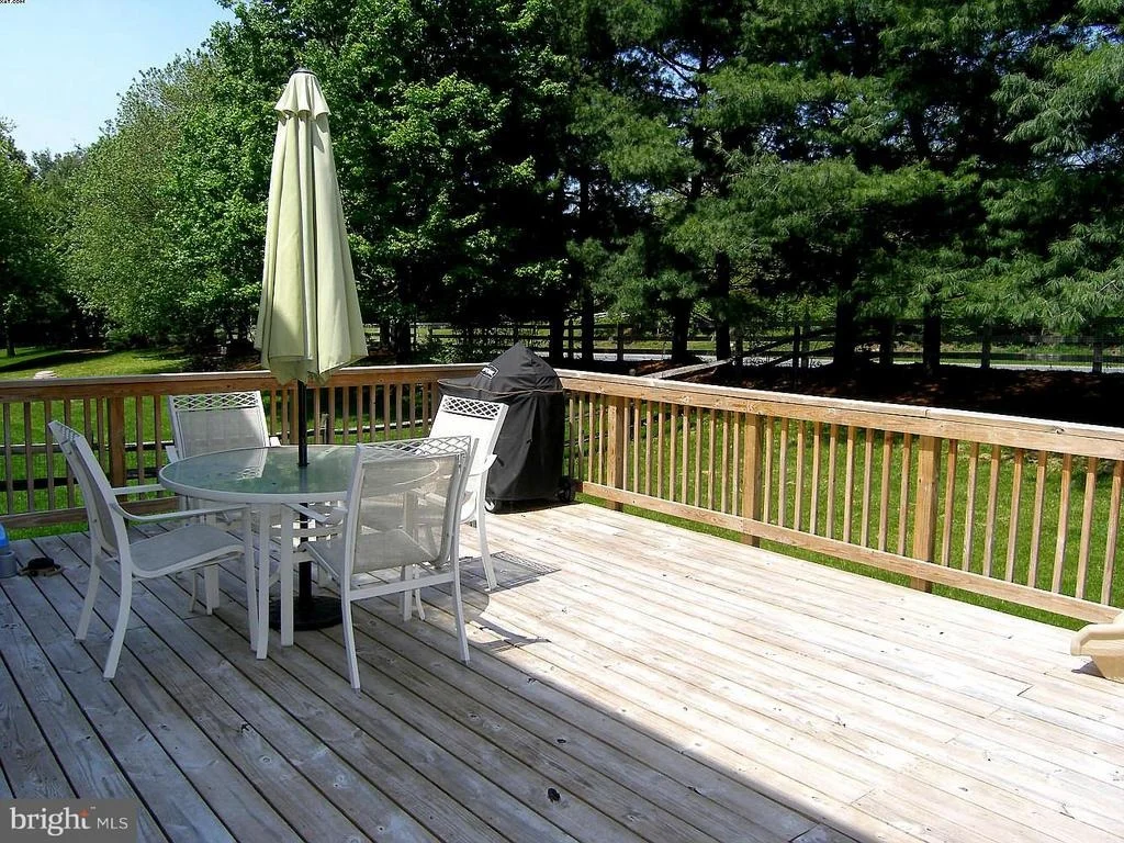 Photo of 127 BOOKHAM LANE