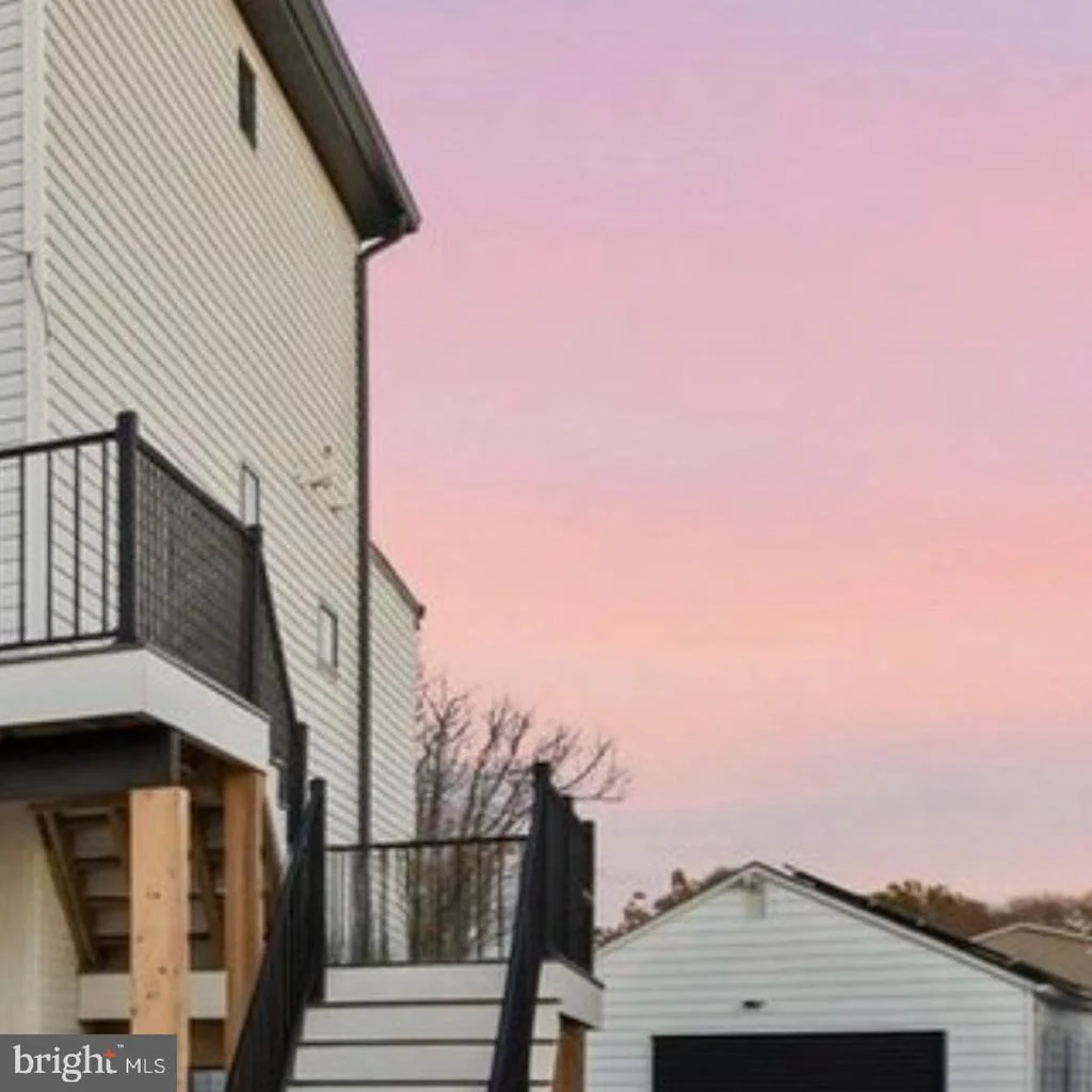 Photo of 6931 RIVER DRIVE ROAD