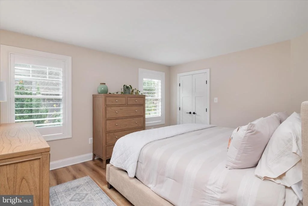Photo of 394 NORTH DRIVE