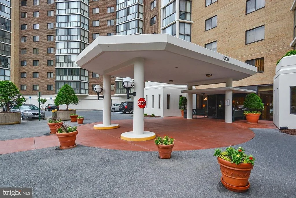 Photo of Unit 4702 at 15100 INTERLACHEN DRIVE
