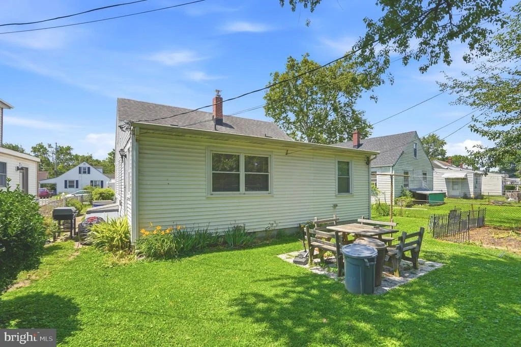 Photo of 8240 LONGPOINT ROAD