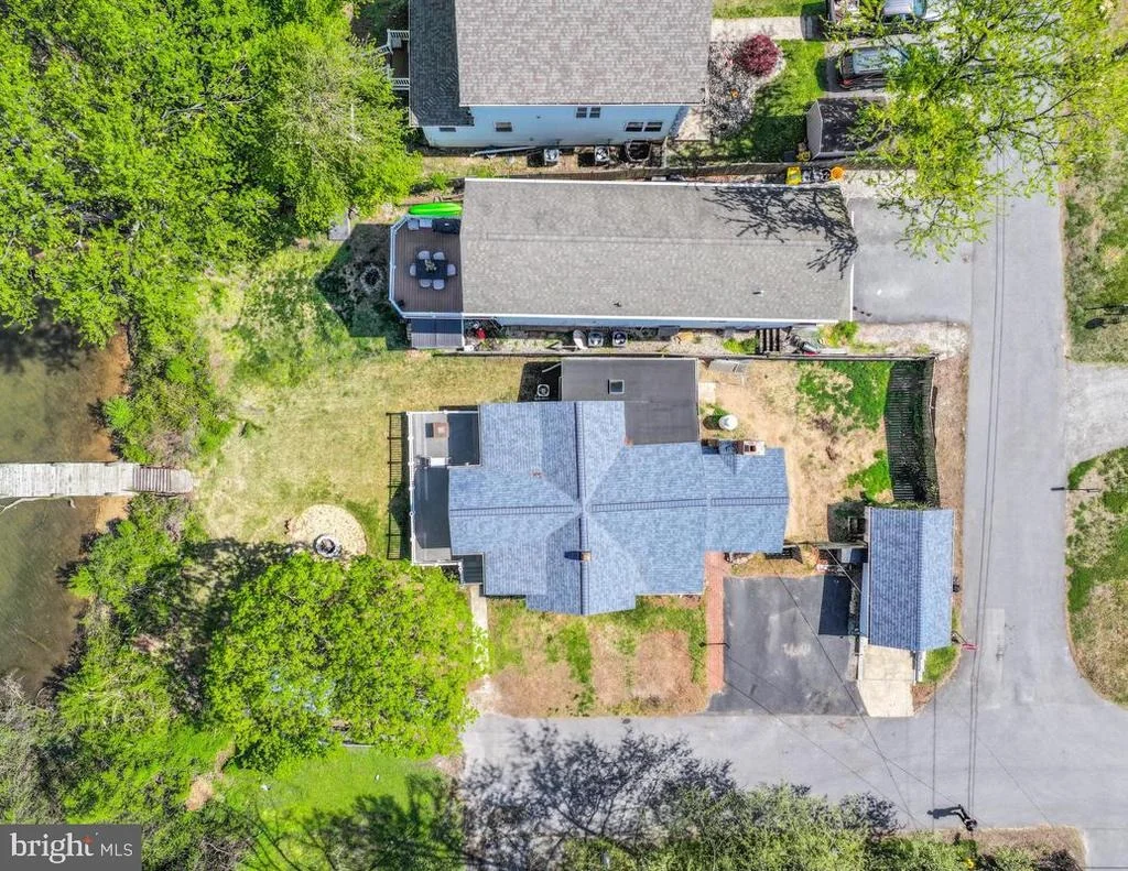 Photo of 7801 WATERVIEW