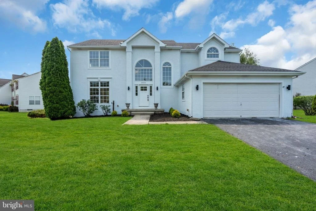 Photo of 1055 HUNTINGDON DRIVE