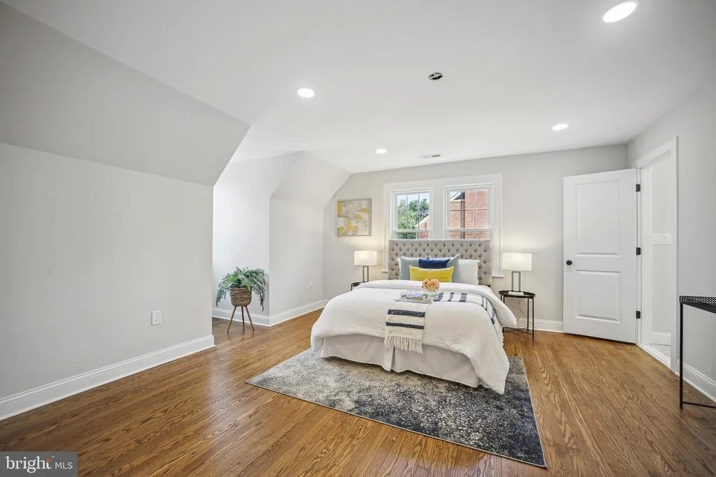 Photo of 9513 BILTMORE DRIVE