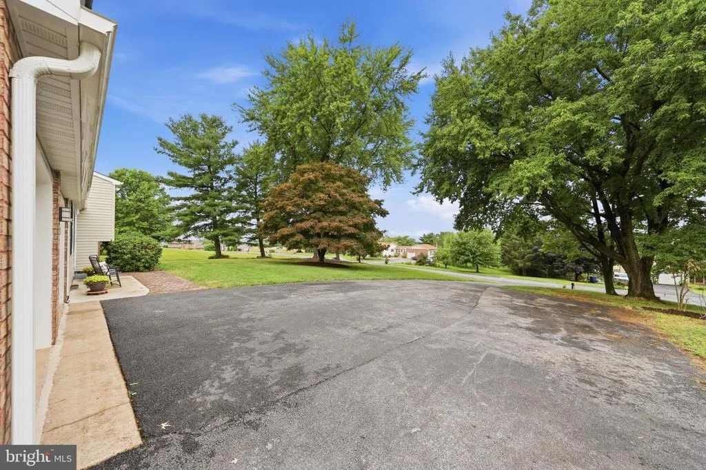 Photo of 6113 ELAINE DRIVE