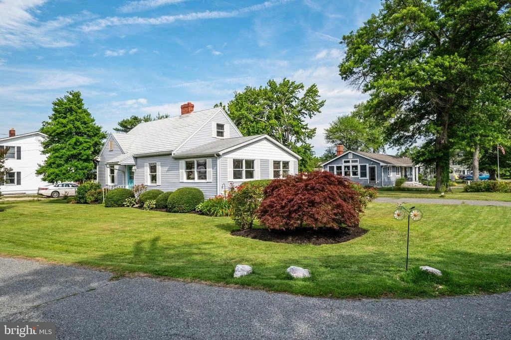 Photo of 812 BAY VIEW DRIVE