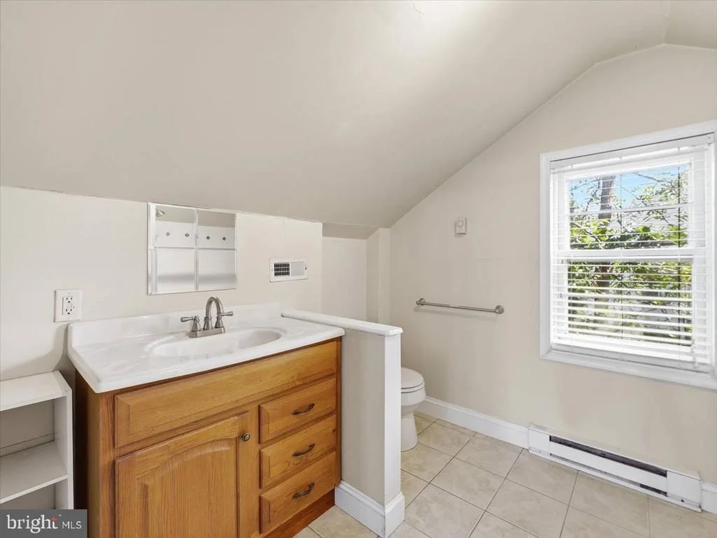 Photo of 939 VIEW STREET