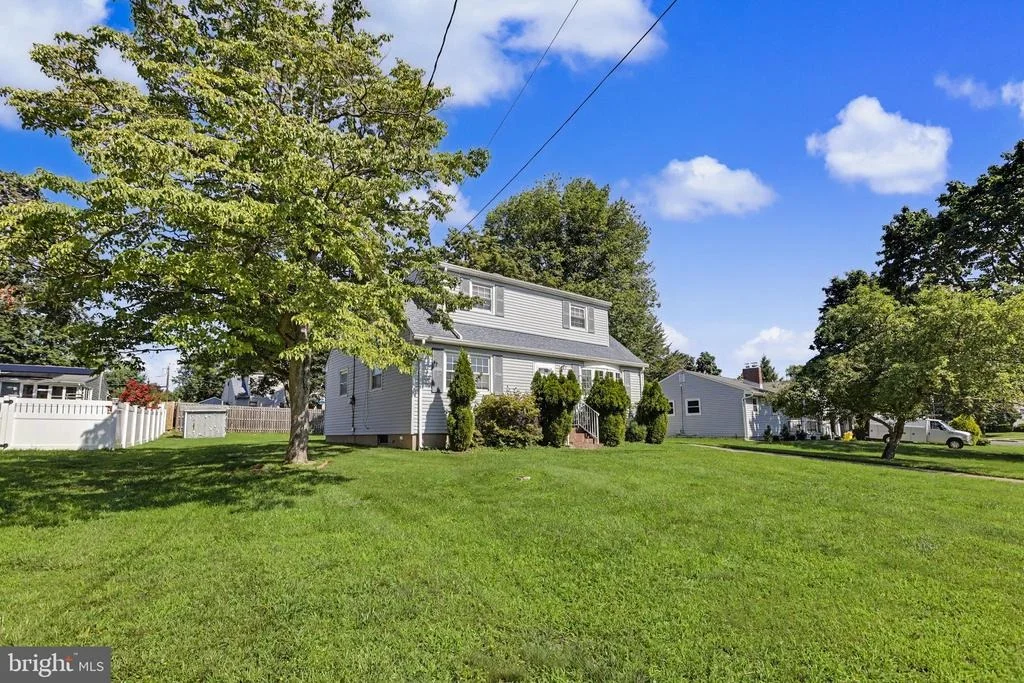 Photo of 16 RUNNING BROOK ROAD