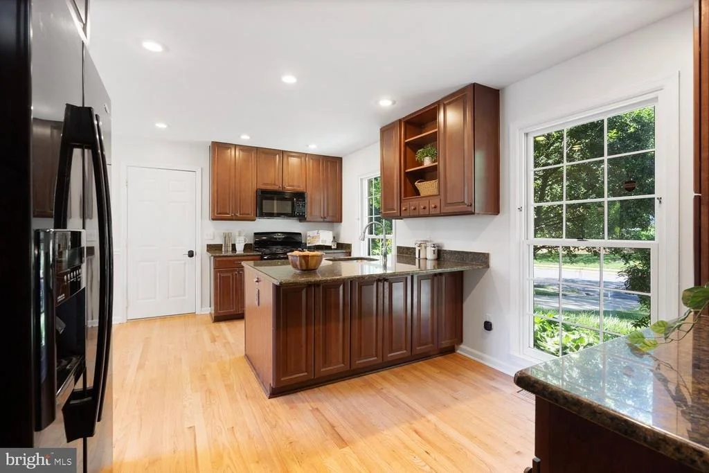 Photo of 9501 WALLINGFORD DRIVE