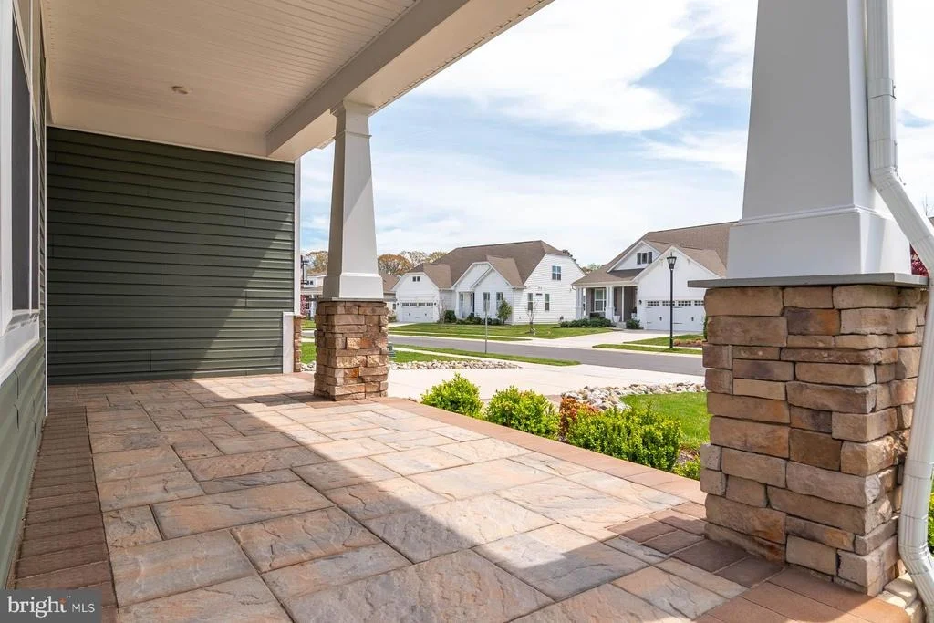 Photo of 25087 TREEVIEW LANE