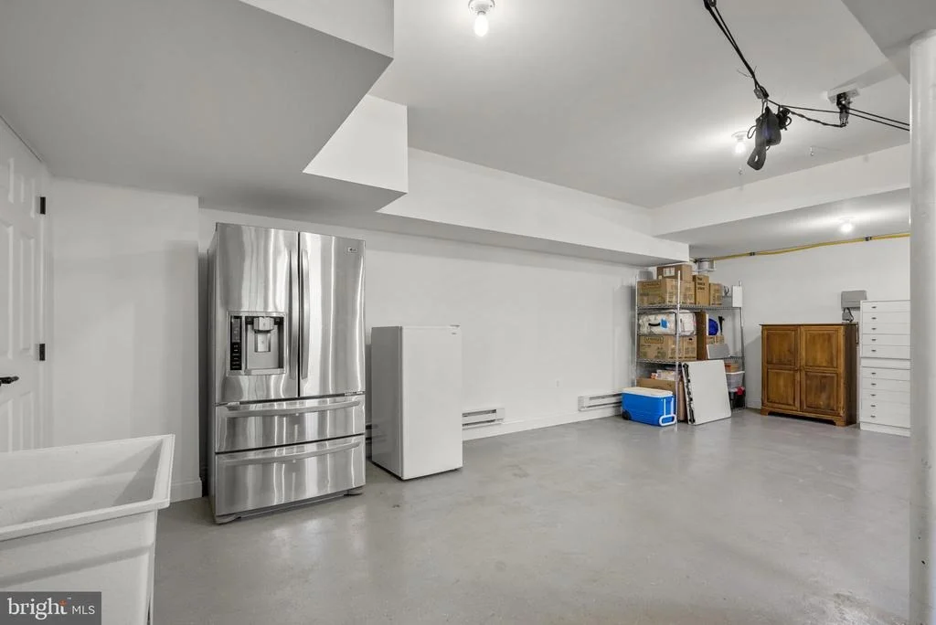 Photo of 710 WOODSIDE PARKWAY