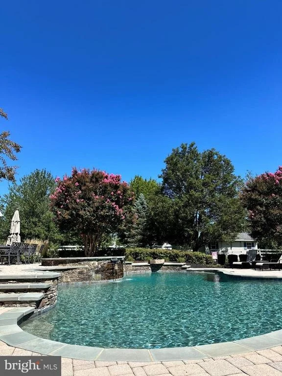 Photo of 6170 CHALLEDON CIRCLE