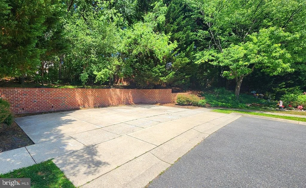Photo of 8021 FAIR BREEZE DRIVE