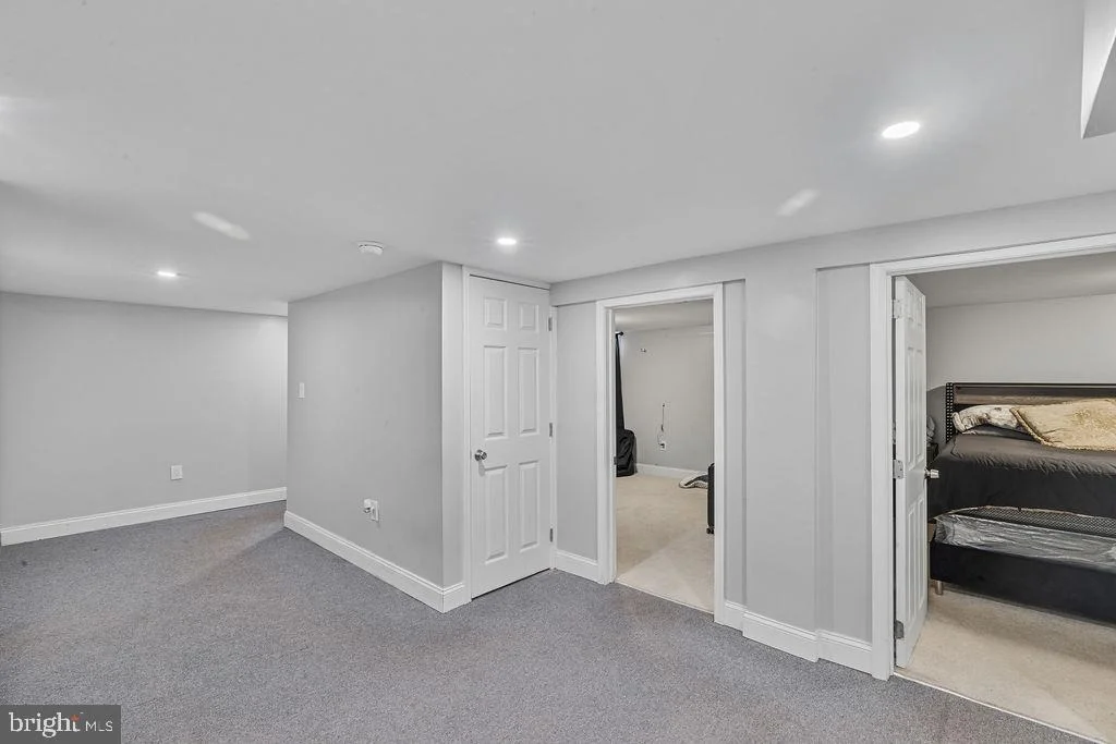 Photo of 8489 ARBUTUS ROAD