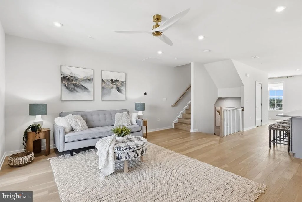 Photo of 43556 CENTERGATE DRIVE