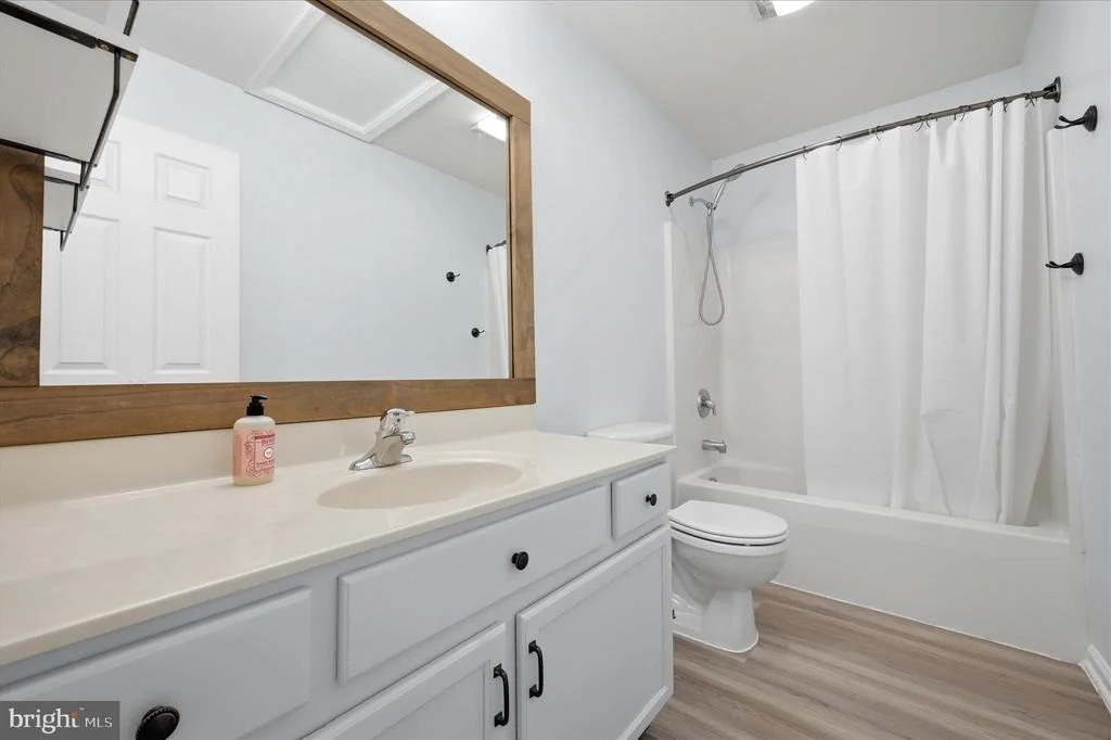 Photo of 282 FORD CIRCLE