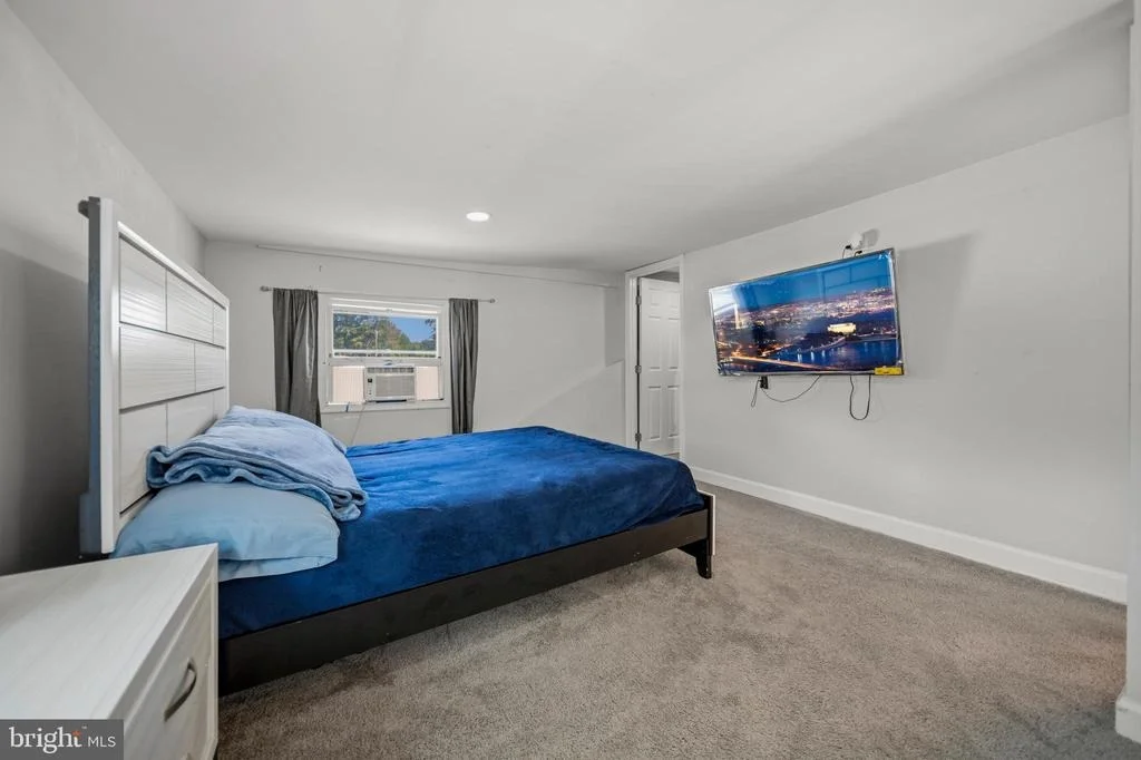 Photo of 1402 NORCROSS LANE