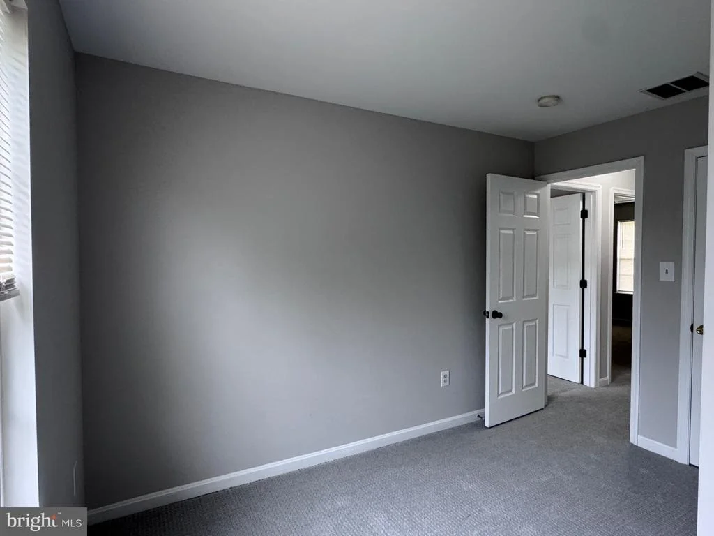 Photo of 911 GLOUSTER CIRCLE