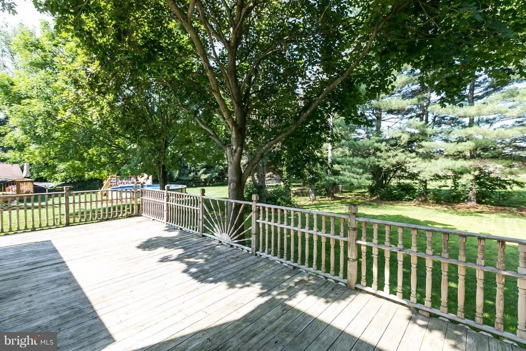 Photo of 18516 ROLLING ACRES WAY