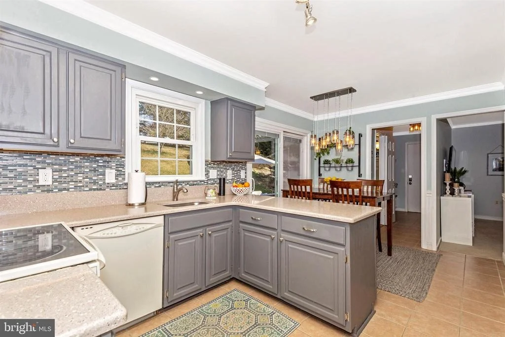 Photo of 10940 MIDDLEBORO DRIVE
