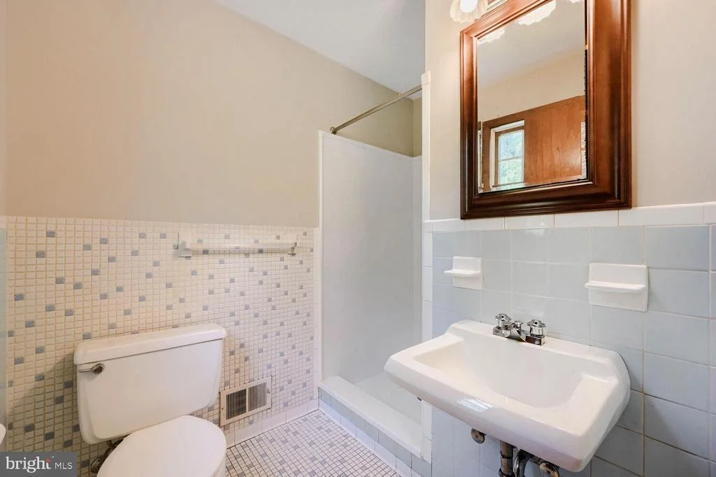Photo of 304 PINE CIRCLE