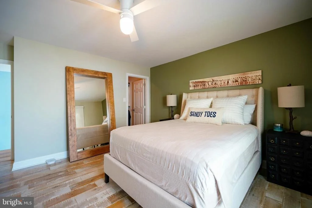 Photo of 8 CAROLINE LANE