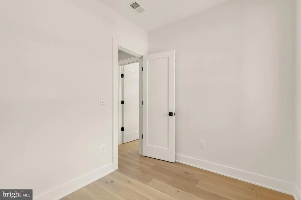 Photo of 9508 FOREST ROAD