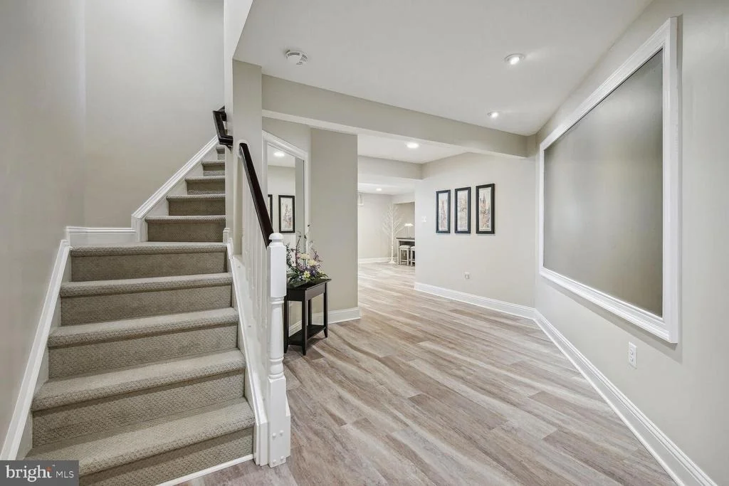 Photo of 10 MAPLECREST COURT