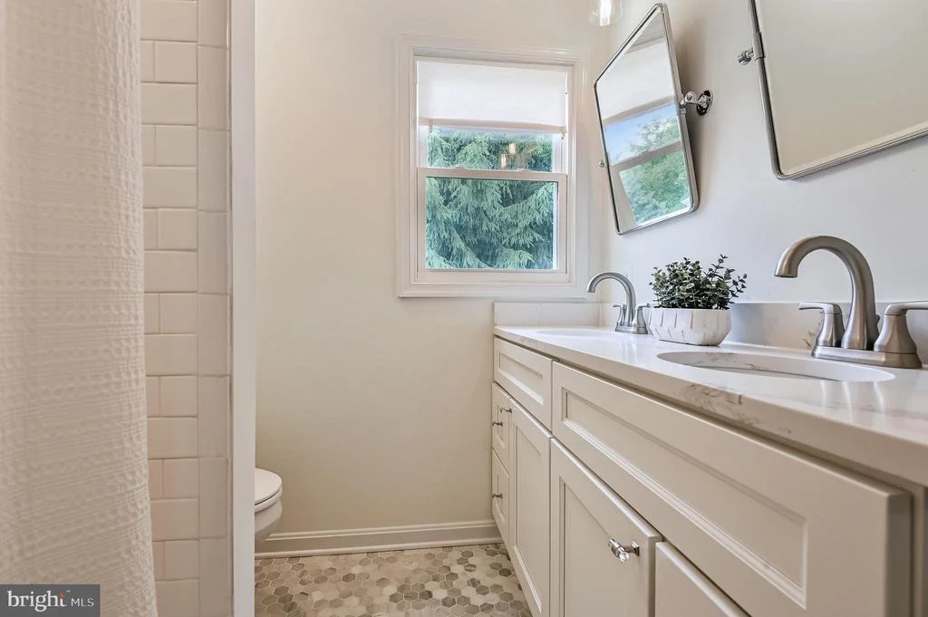 Photo of 122 BERTIE AVENUE