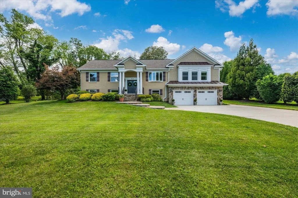 Photo of 816 CONSTELLATION DRIVE