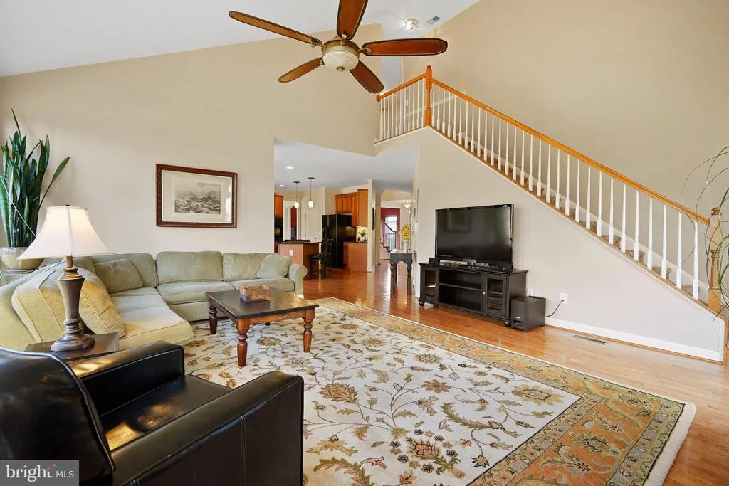 Photo of 42490 LONGACRE