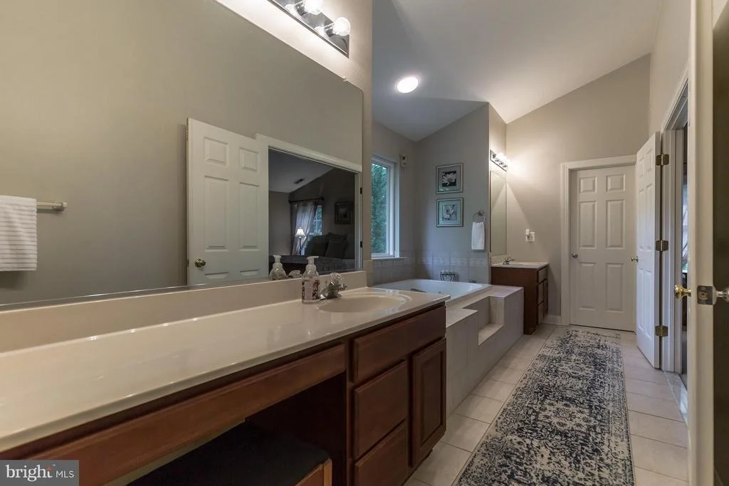 Photo of 325 SPLIT OAK LANE
