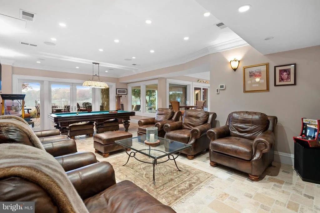 Photo of 206 HARBOR DRIVE