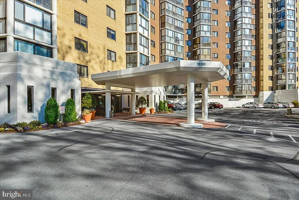 Photo of Unit 1 at 15101 INTERLACHEN DRIVE