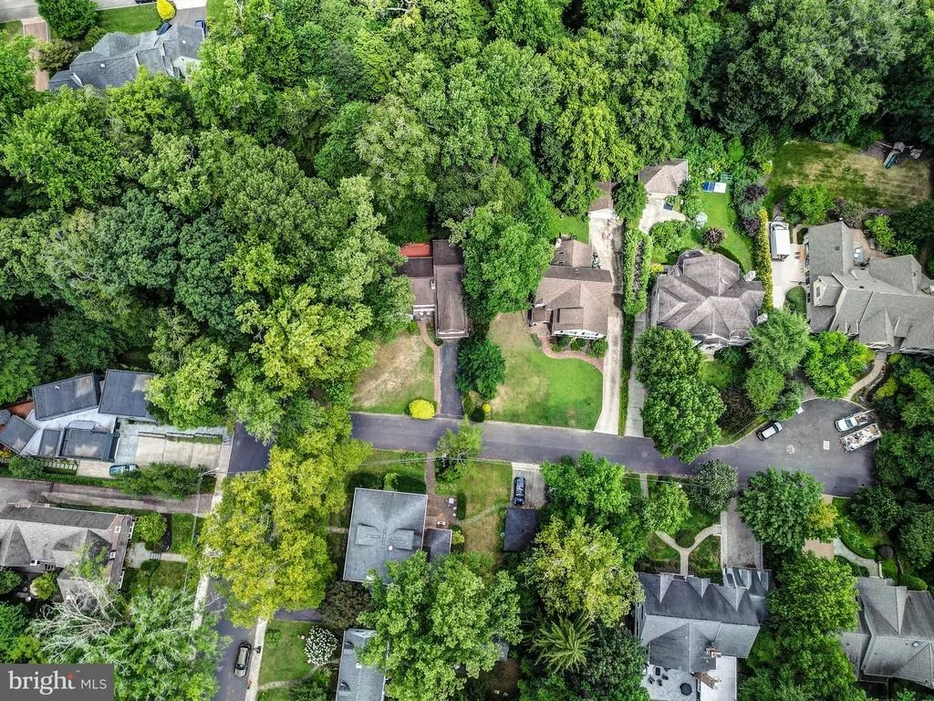 Photo of 501 SOMERSET DRIVE