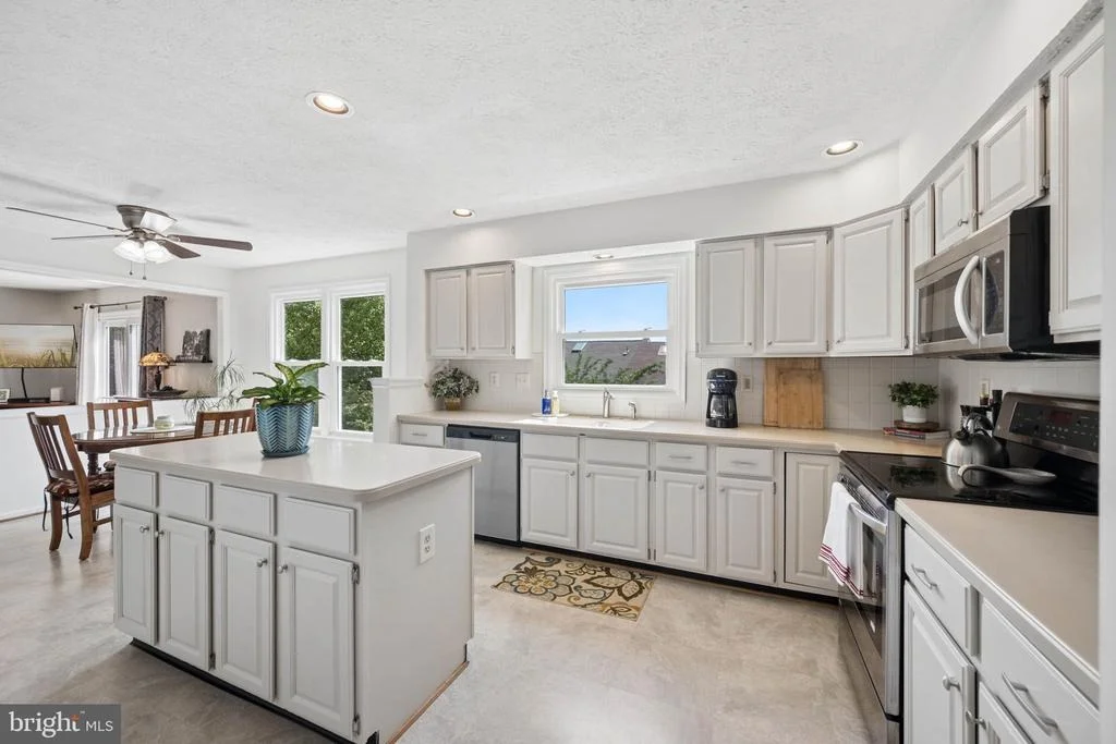 Photo of 6305 DERBY CIRCLE