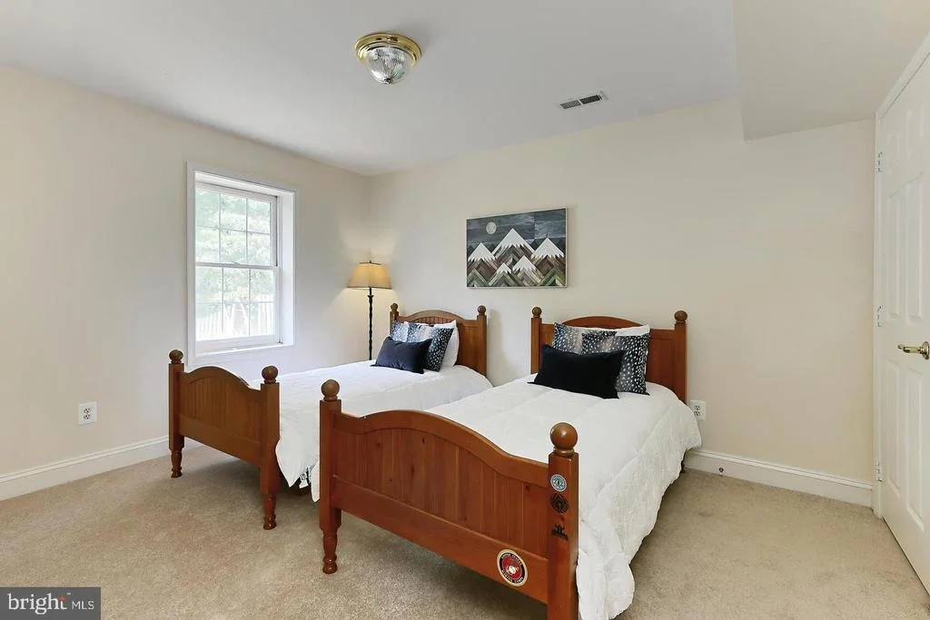 Photo of 5749 YEWING WAY