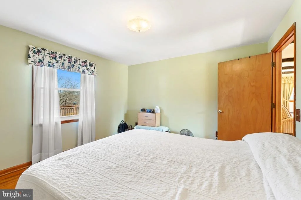 Photo of 18208 MUNCASTER ROAD