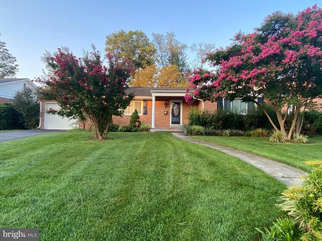Photo of 7 FAIRVIEW AVENUE